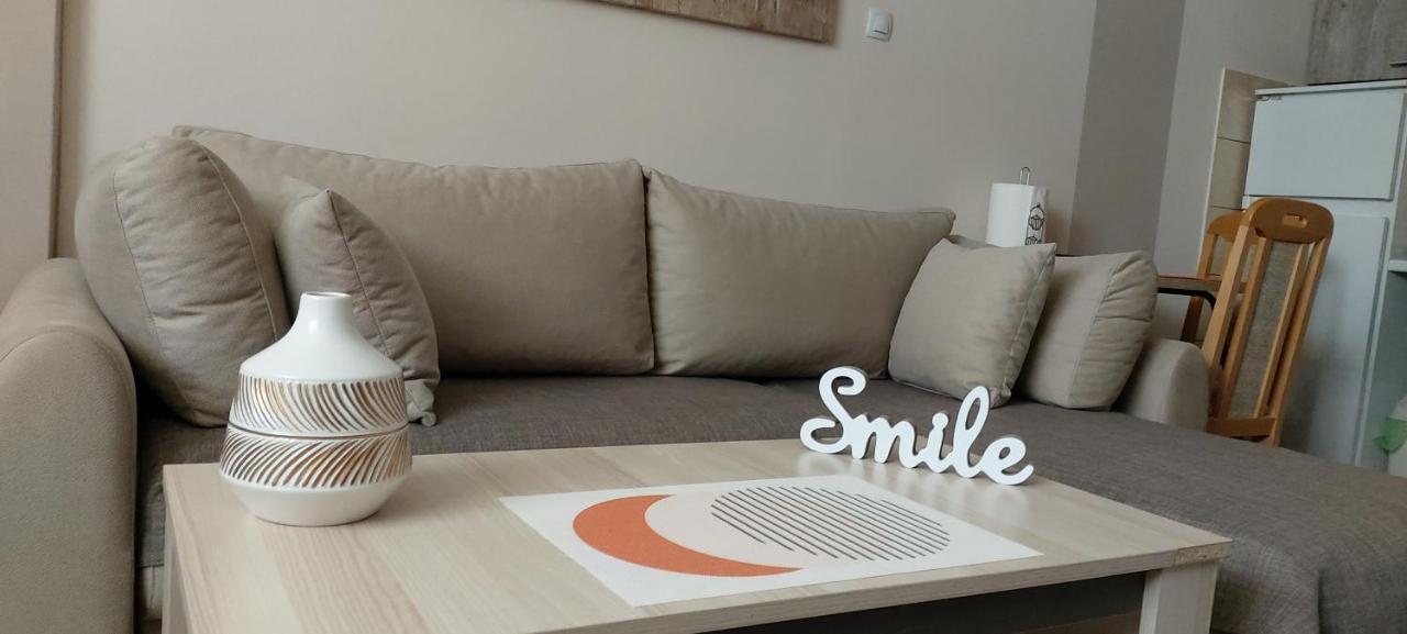 Square Apartment Paracin Luaran gambar
